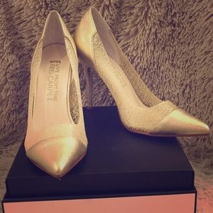 E! Live from Red Carpet Gold Vitelli heels, 8.5